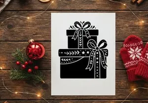 Gestapelte Weihnachtsgeschenkboxen mit Bändern und Schleifen für die Feier des Weihnachtsfestes