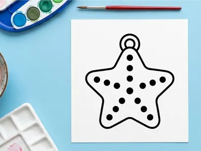 Pendiente minimalista en forma de estrella plateada con recortes de lunares. Amuleto geométrico para moda y manualidades.