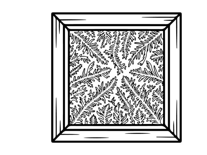 Painel de janela com padrões intrincados de cristais de gelo em uma moldura de madeira simples