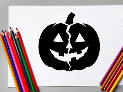 Jack-o'-Lantern de calabaza de Halloween con rostro tallado para decoración otoñal