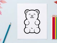 Urso de pelúcia fofo sorrindo isolado em fundo branco. Mascote de brinquedo macio para branding infantil e designs de feriados.
