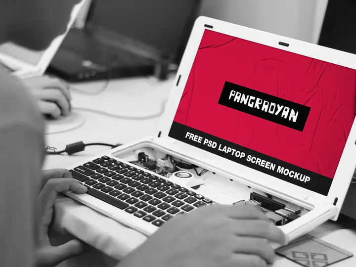 Free PSD Laptop Mockup