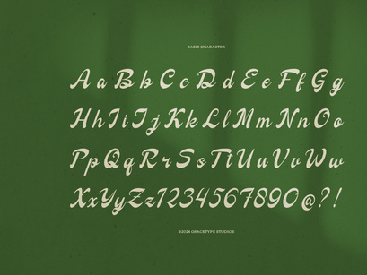 Qalliony | Vintage Script