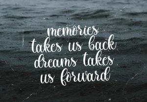 Jacyking - Lovely Script Font