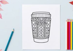 Elegant diamond-pattern glass tumbler isolated for festive holiday drinkware design