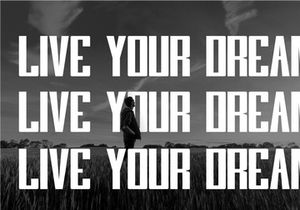 Dreamera - Modern Sans Serif Font