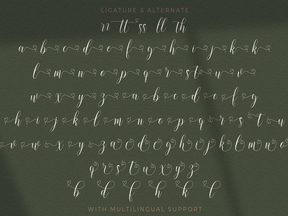 Rusthina - Love Script Font