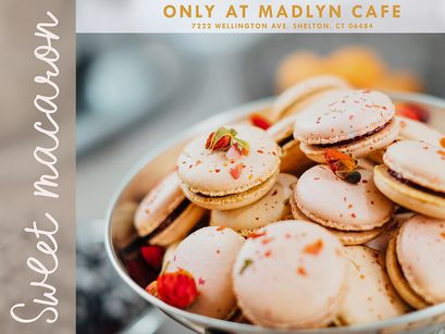 Almareesha - Stylist Signature Handwritting Font