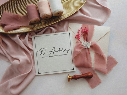 Variose - Luxe Signature Font Script