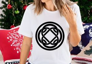Circular Celtic Knot Design